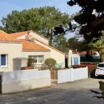 Pavillon A Longeville-sur-mer, Proche Plage, 6 Pers, 3 Ch, Terrasse, Parking Prive - Fr-1-336-135
