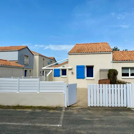 Pavillon A Longeville-sur-mer, Proche Plage, 6 Pers, 3 Ch, Terrasse, Parking Prive - Fr-1-336-135 Holiday home Longeville-sur-Mer