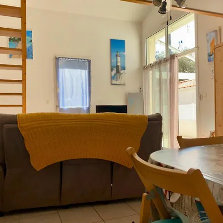 Holiday home Pavillon A Longeville-sur-mer, Proche Plage, 6 Pers, 3 Ch, Terrasse, Parking Prive - Fr-1-336-135